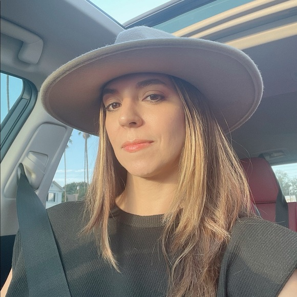 Meet your Posher, Lucy - Picture 1 of 1